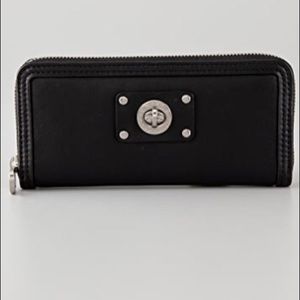 Marc Jacobs Totally Turnlock Slim Zip Wallet